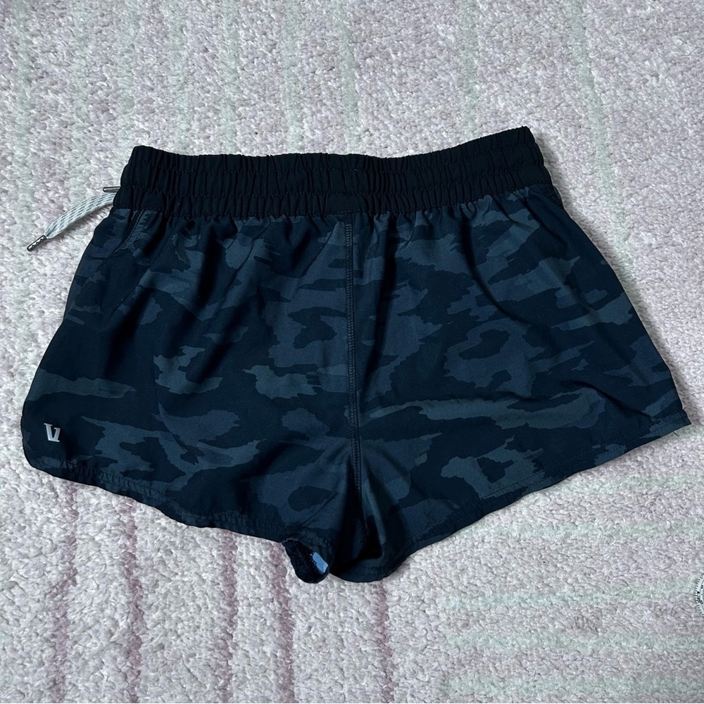 Vuori Clementine Camo Shorts Size XS Running Athletic Shorts Activewear - Picture 2 of 8